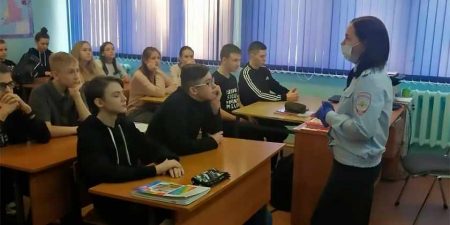 В Жуковском сотрудники полиции провели профилактические беседы в учебных заведениях