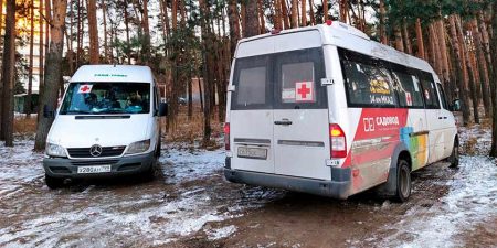 Врачей поликлиники Жуковской ГКБ доставляют на вызовы автобусами и полицейскими машинами