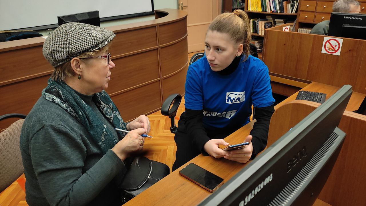 В Жуковском проходят курсы компьютерной грамотности для пенсионеров в  городской библиотеке | Жуковский - Городская служба новостей