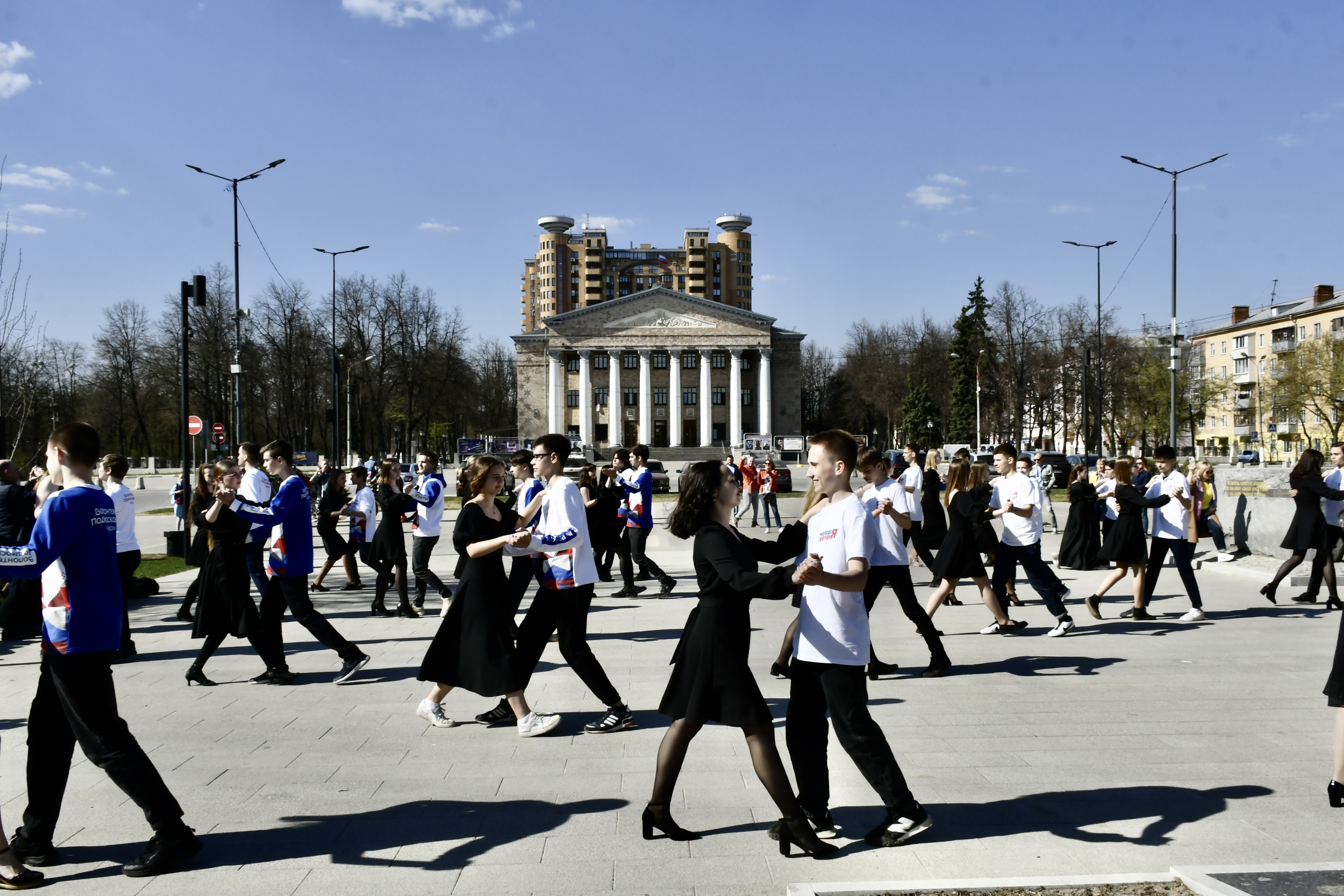 Молодогвардейцы подарили вальс родному городу | Жуковский - Городская  служба новостей